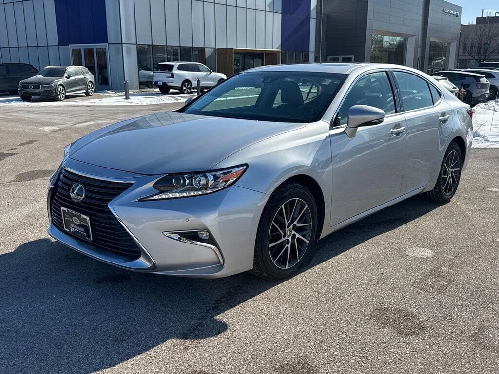 2017 LEXUS ES