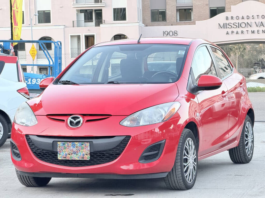 2013 MAZDA Mazda2