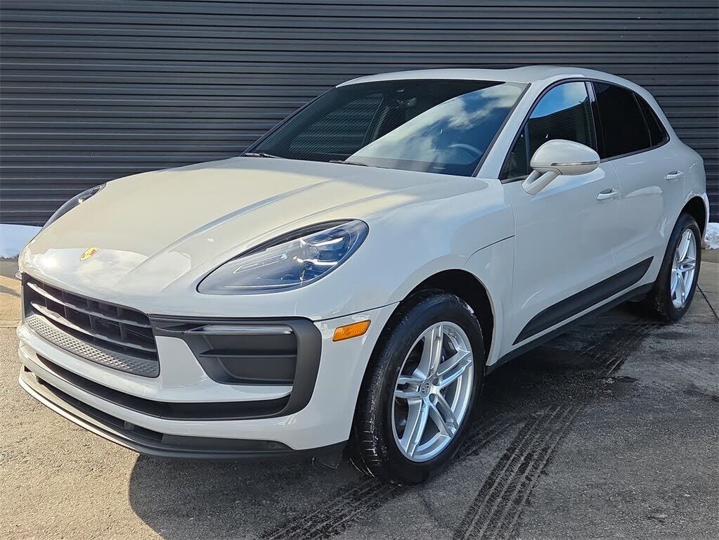 2022 PORSCHE Macan