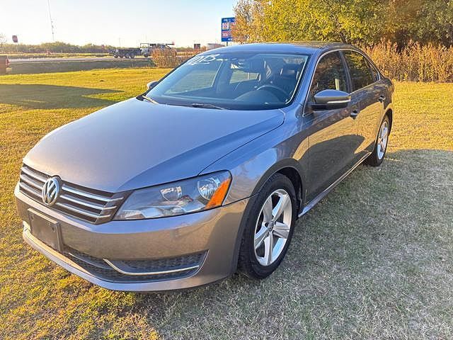 2013 VOLKSWAGEN Passat