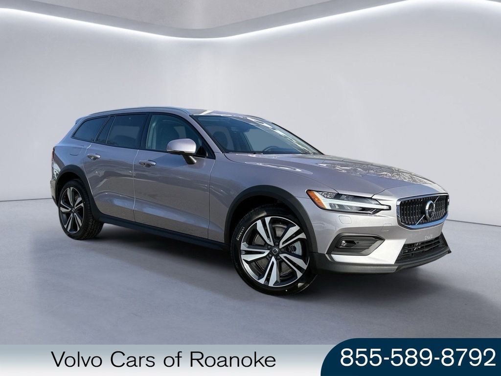 2026 VOLVO V60CC