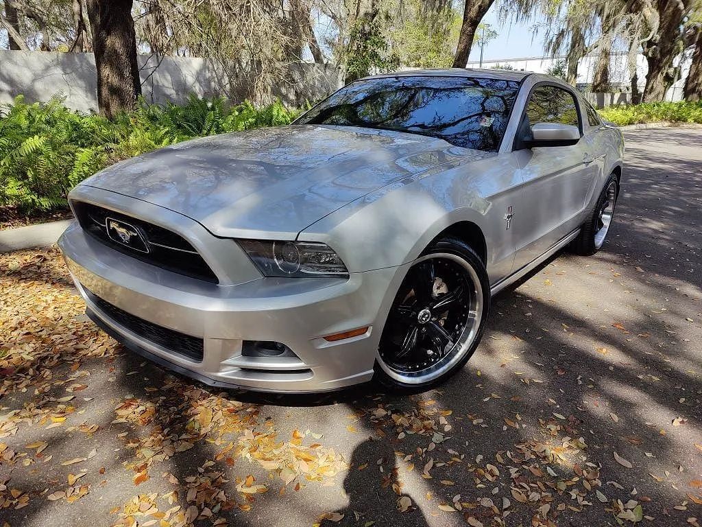 2013 FORD Mustang