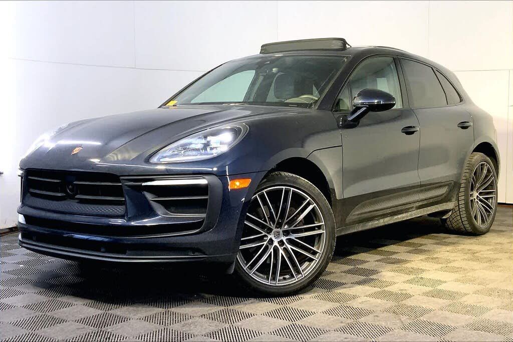 2023 PORSCHE Macan