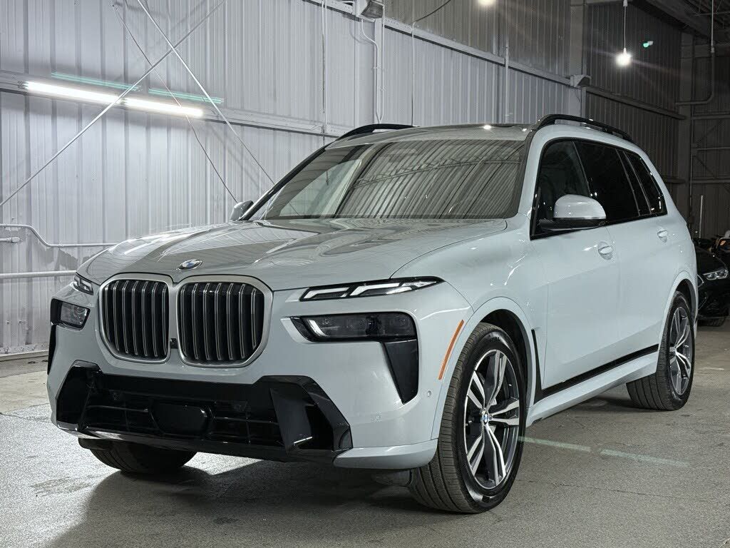 2023 BMW X7
