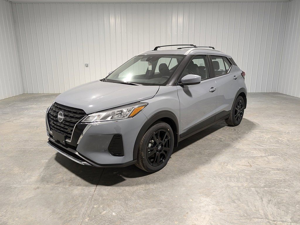 2024 NISSAN Kicks