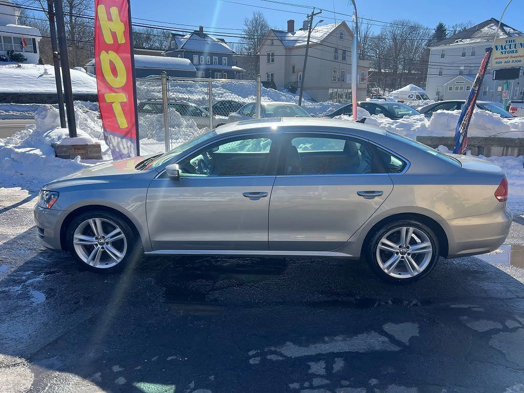 2014 VOLKSWAGEN Passat