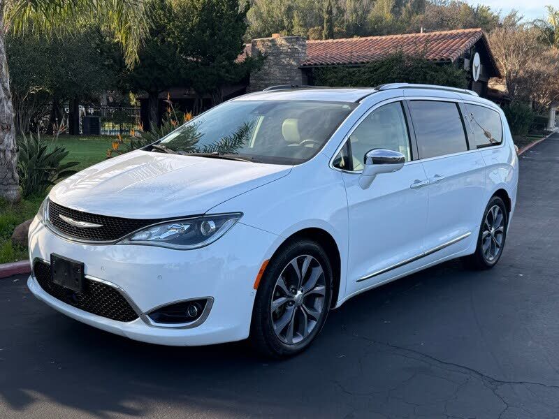 2017 CHRYSLER Pacifica