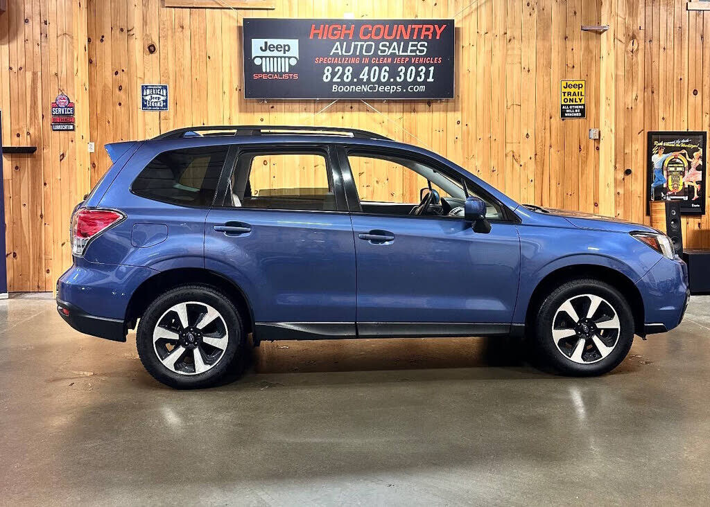 2017 SUBARU Forester