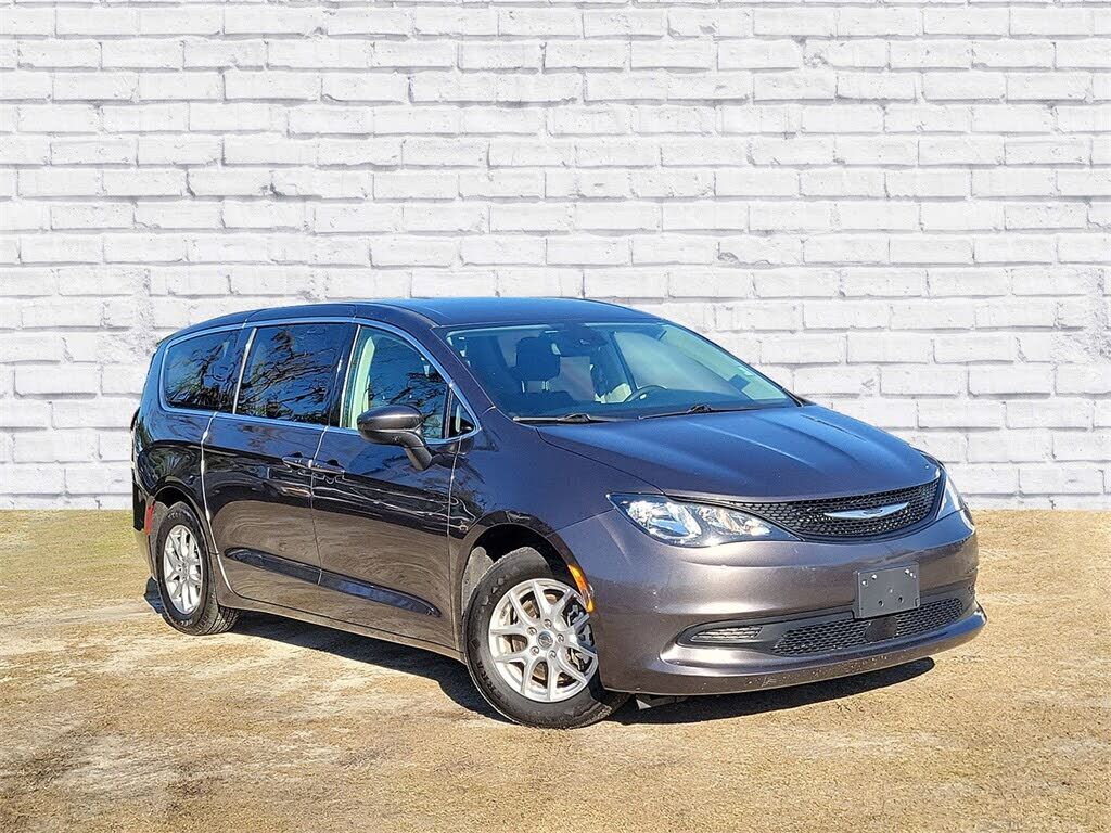 2023 CHRYSLER Voyager