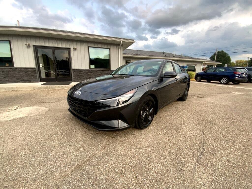 2023 HYUNDAI Elantra