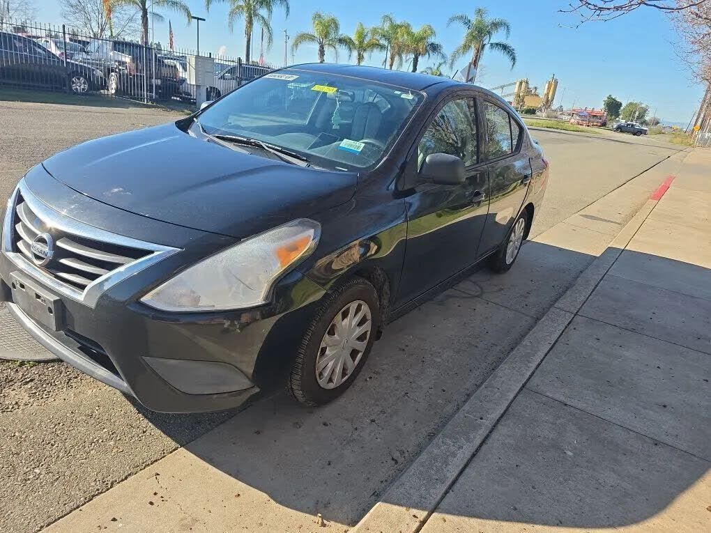 2015 NISSAN Versa