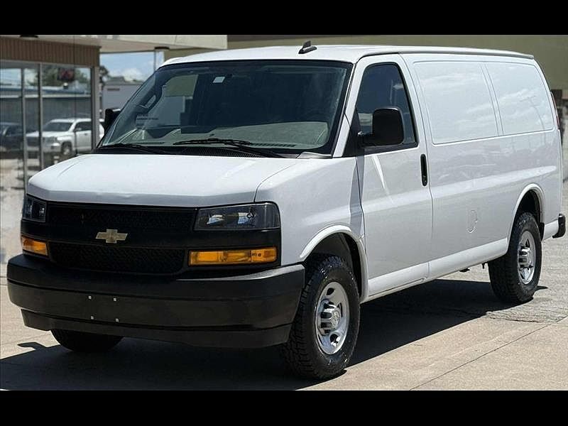 2023 CHEVROLET Express