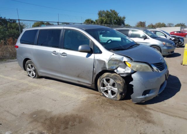 2012 TOYOTA Sienna