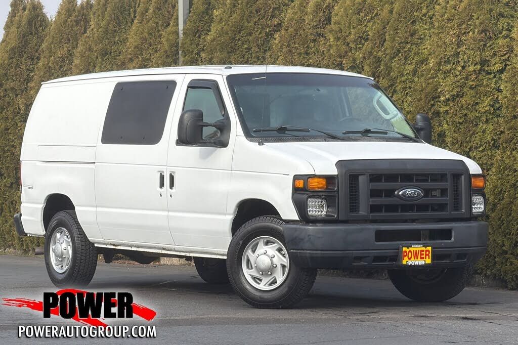 2013 FORD E-350
