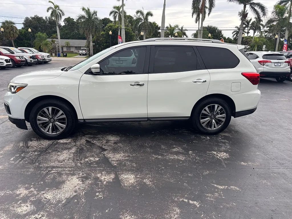 2017 NISSAN Pathfinder