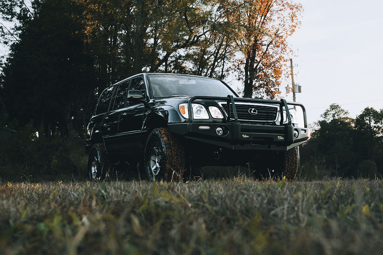 2001 LEXUS LX