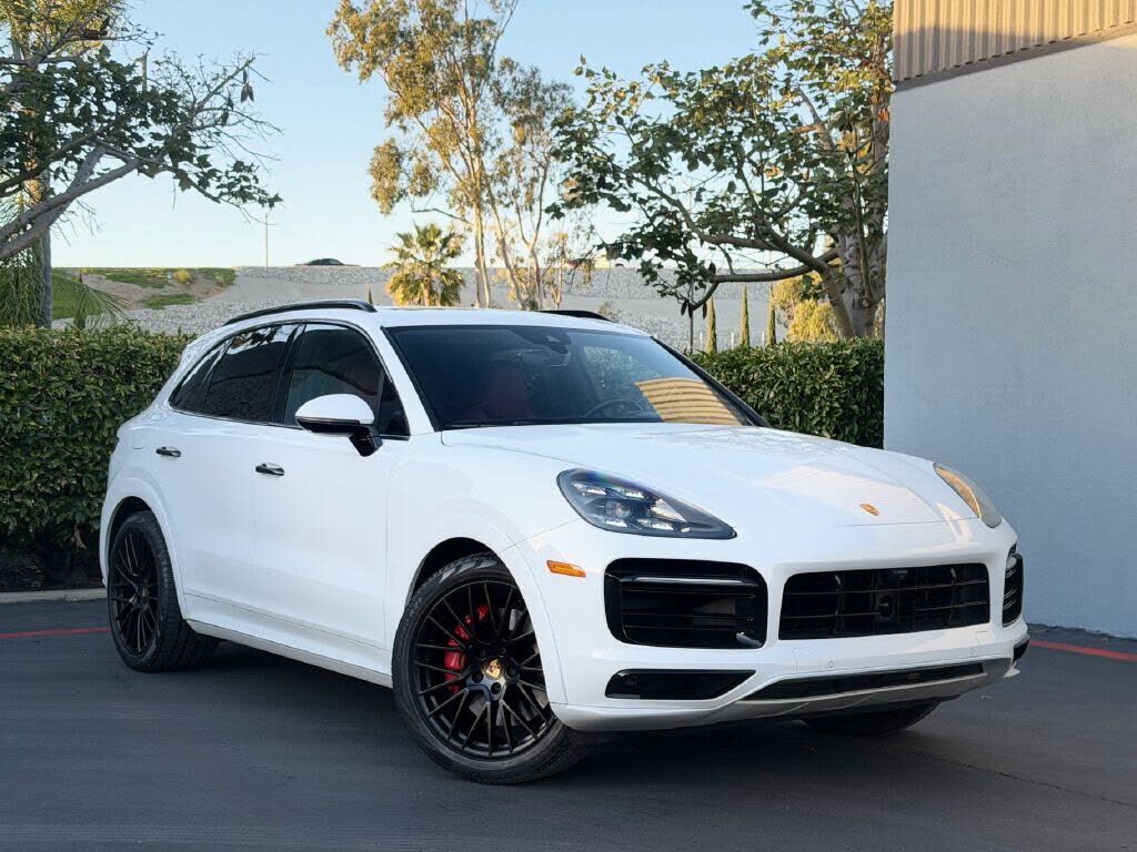 2021 PORSCHE Cayenne