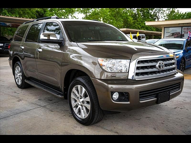 2013 TOYOTA Sequoia