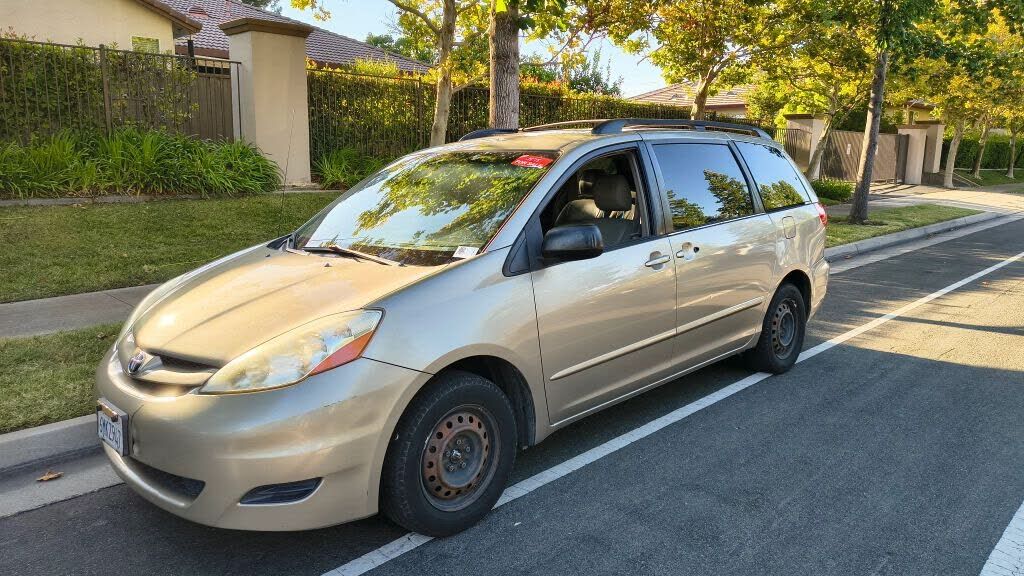 2009 TOYOTA Sienna