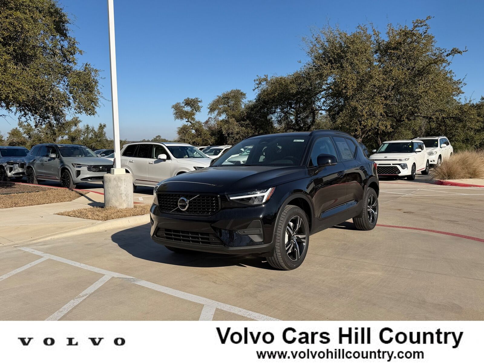 2026 VOLVO XC40