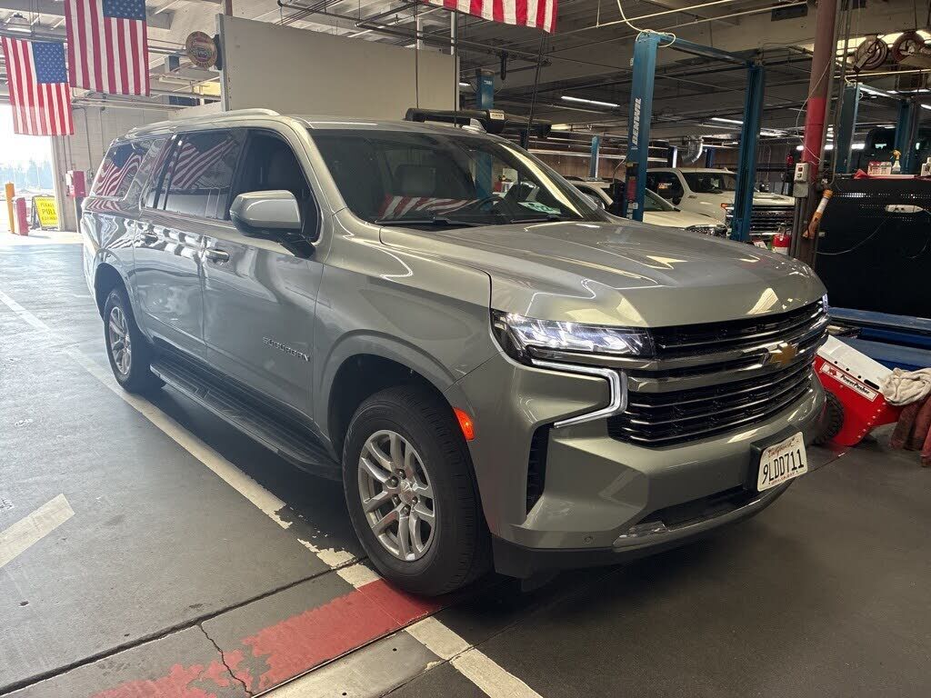 2024 CHEVROLET Suburban