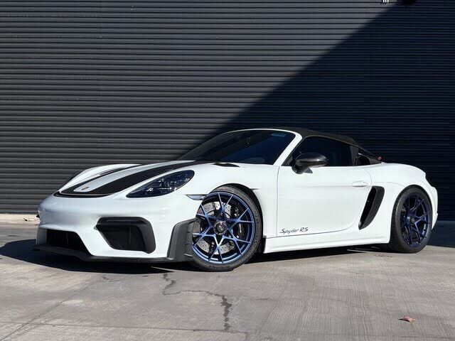 2025 PORSCHE 718