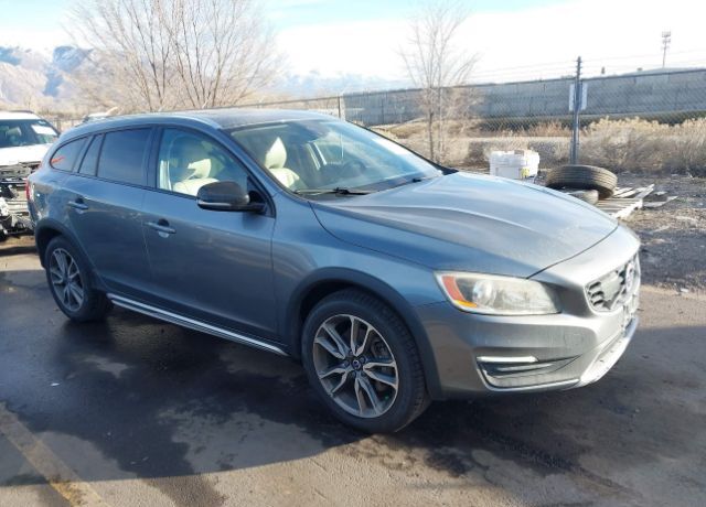 2017 VOLVO V60CC
