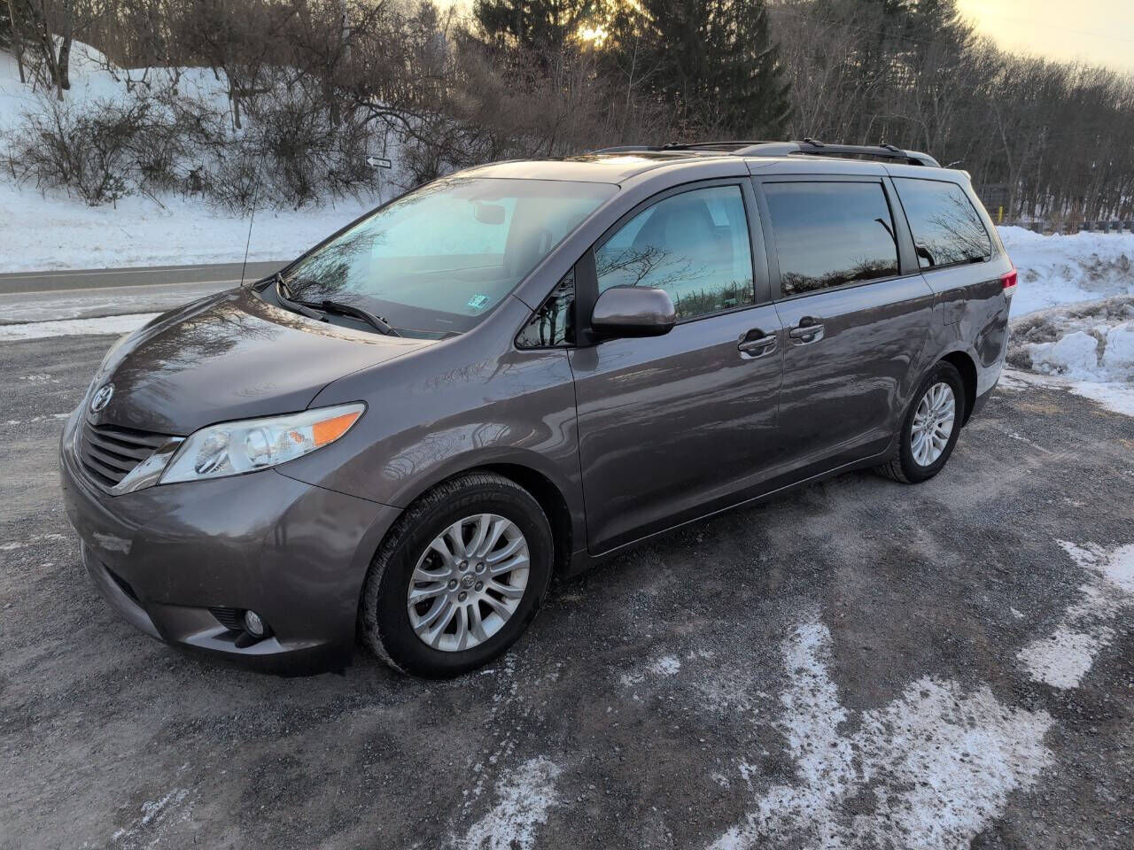 2012 TOYOTA Sienna