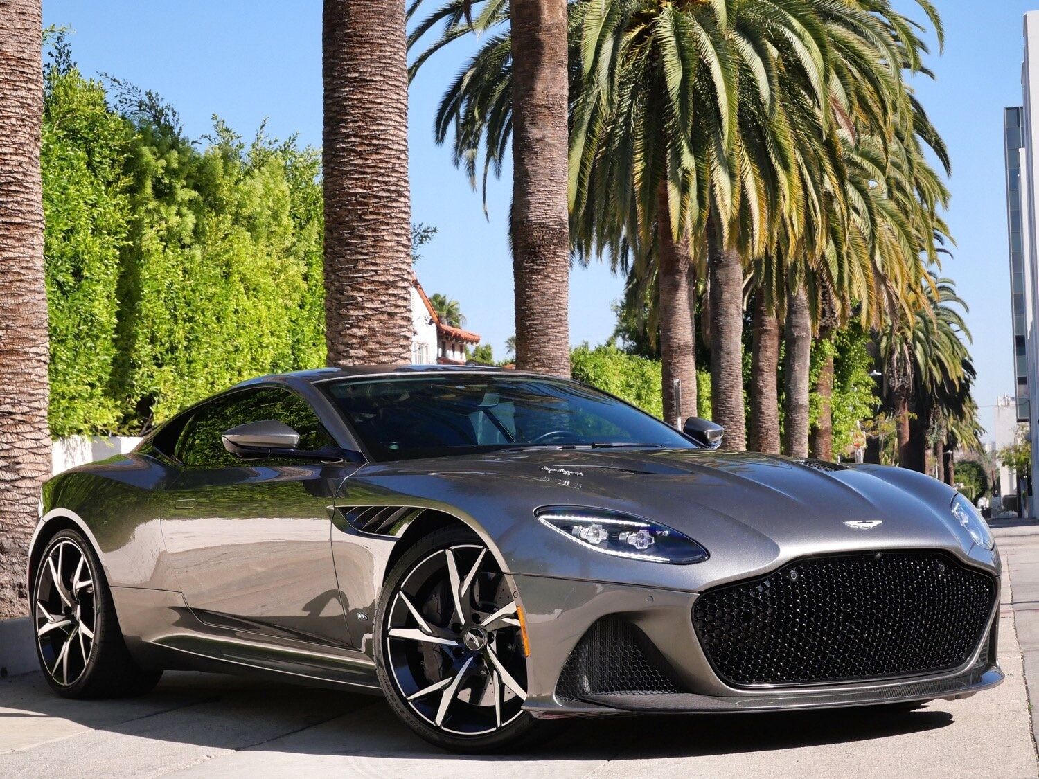 2019 ASTON MARTIN DBS