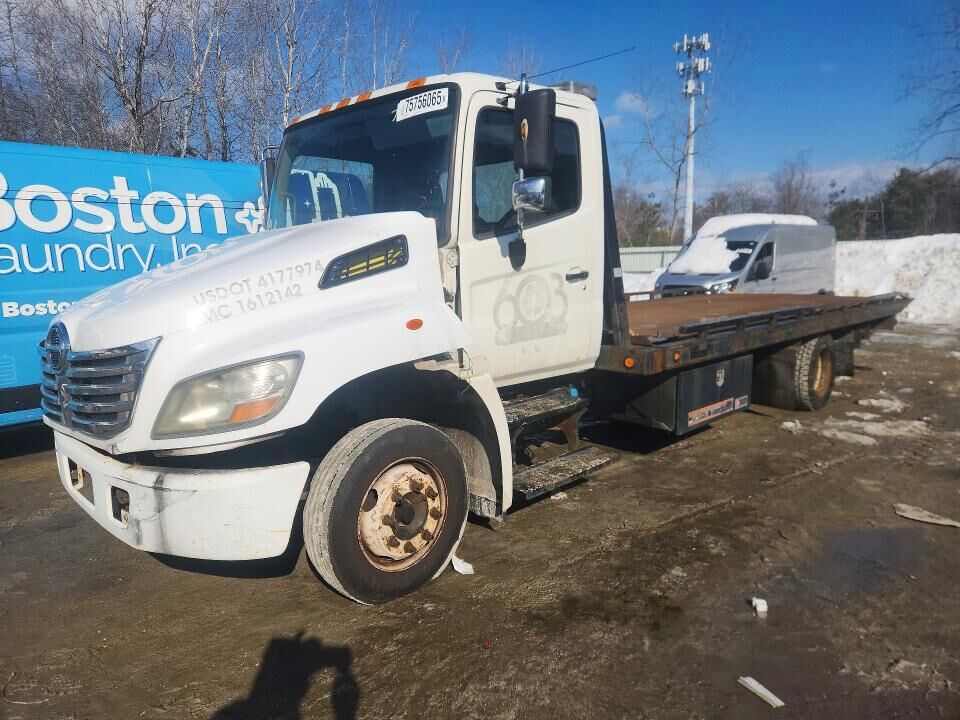 2010 HINO Conventional Type Truck
