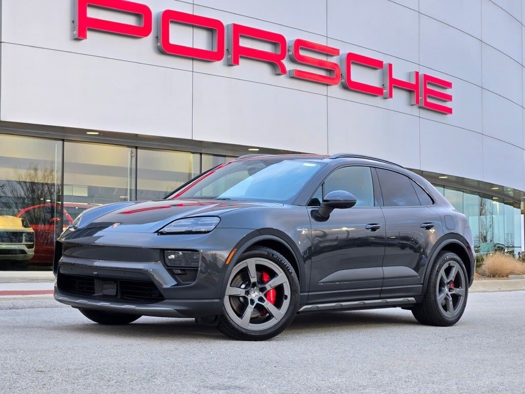 2025 PORSCHE Macan
