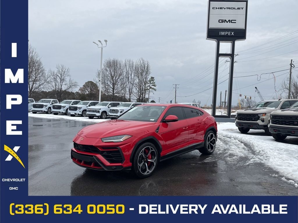 2022 LAMBORGHINI URUS