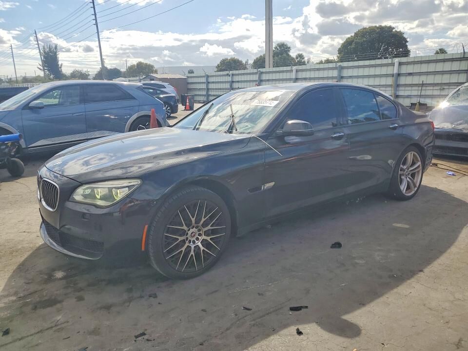 BMW 740i