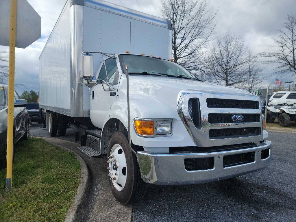 2011 FORD F-650
