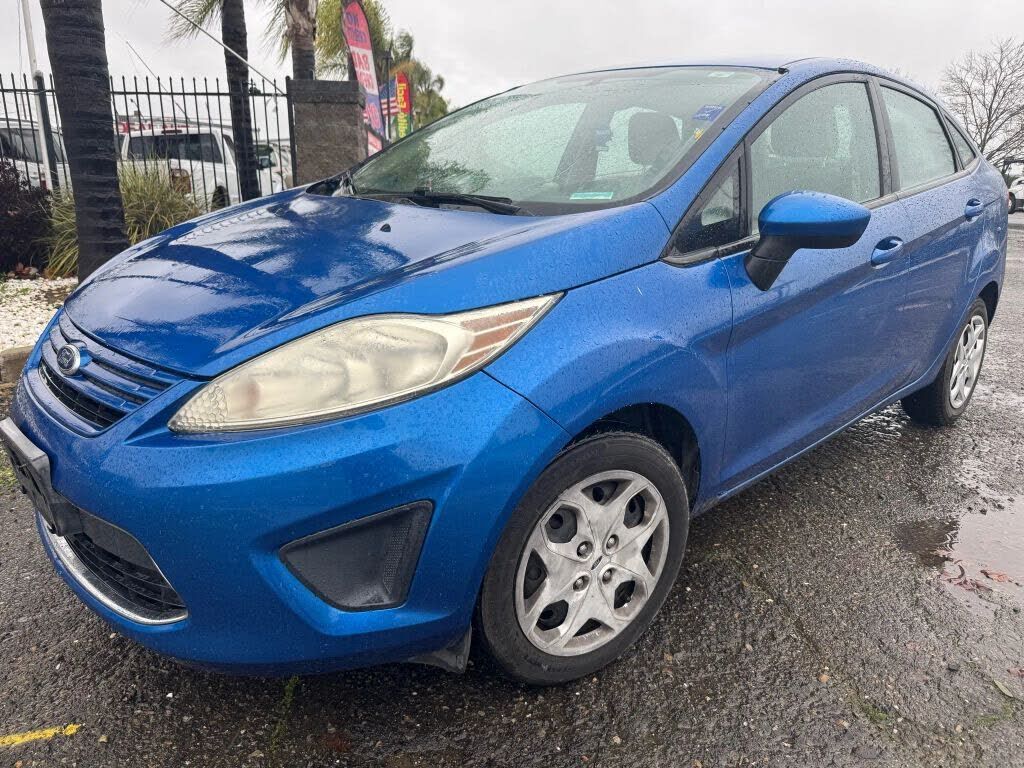2011 FORD Fiesta