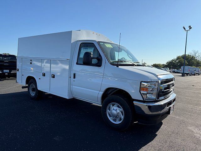 2026 FORD E-350