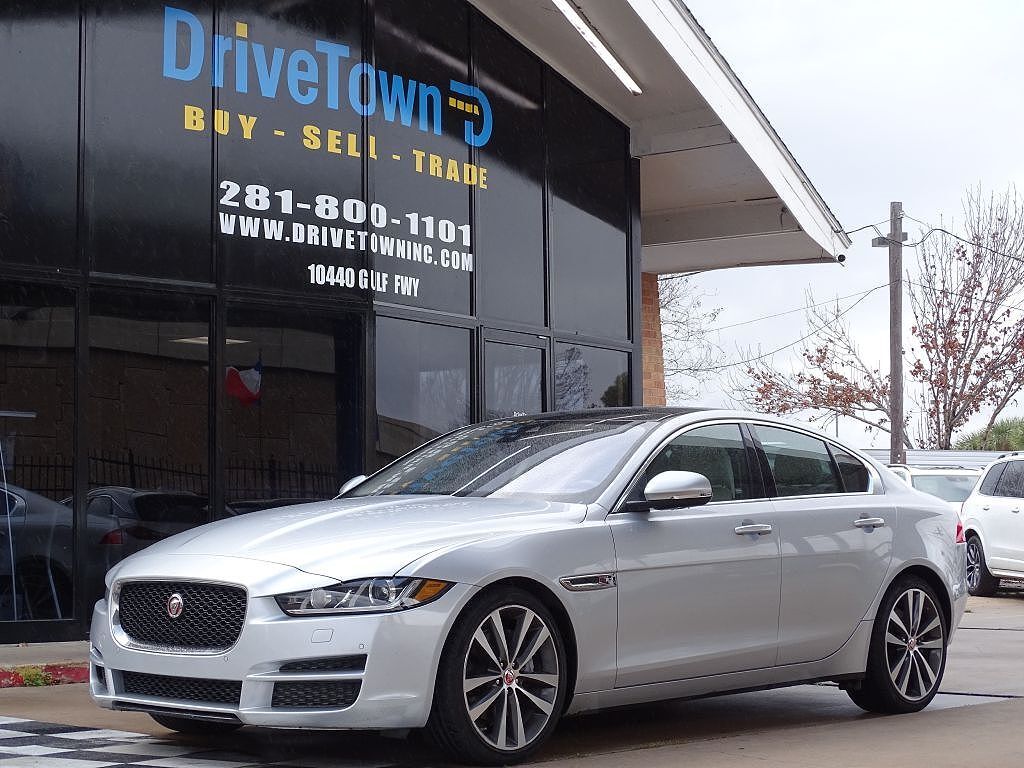 2019 JAGUAR XE