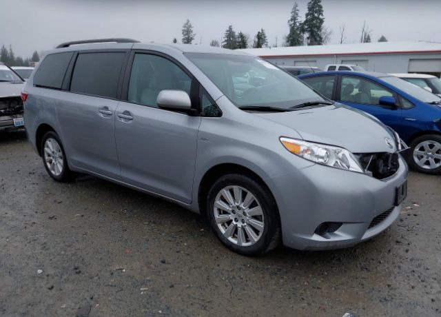 2017 TOYOTA Sienna