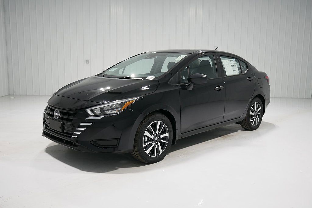 2025 NISSAN Versa