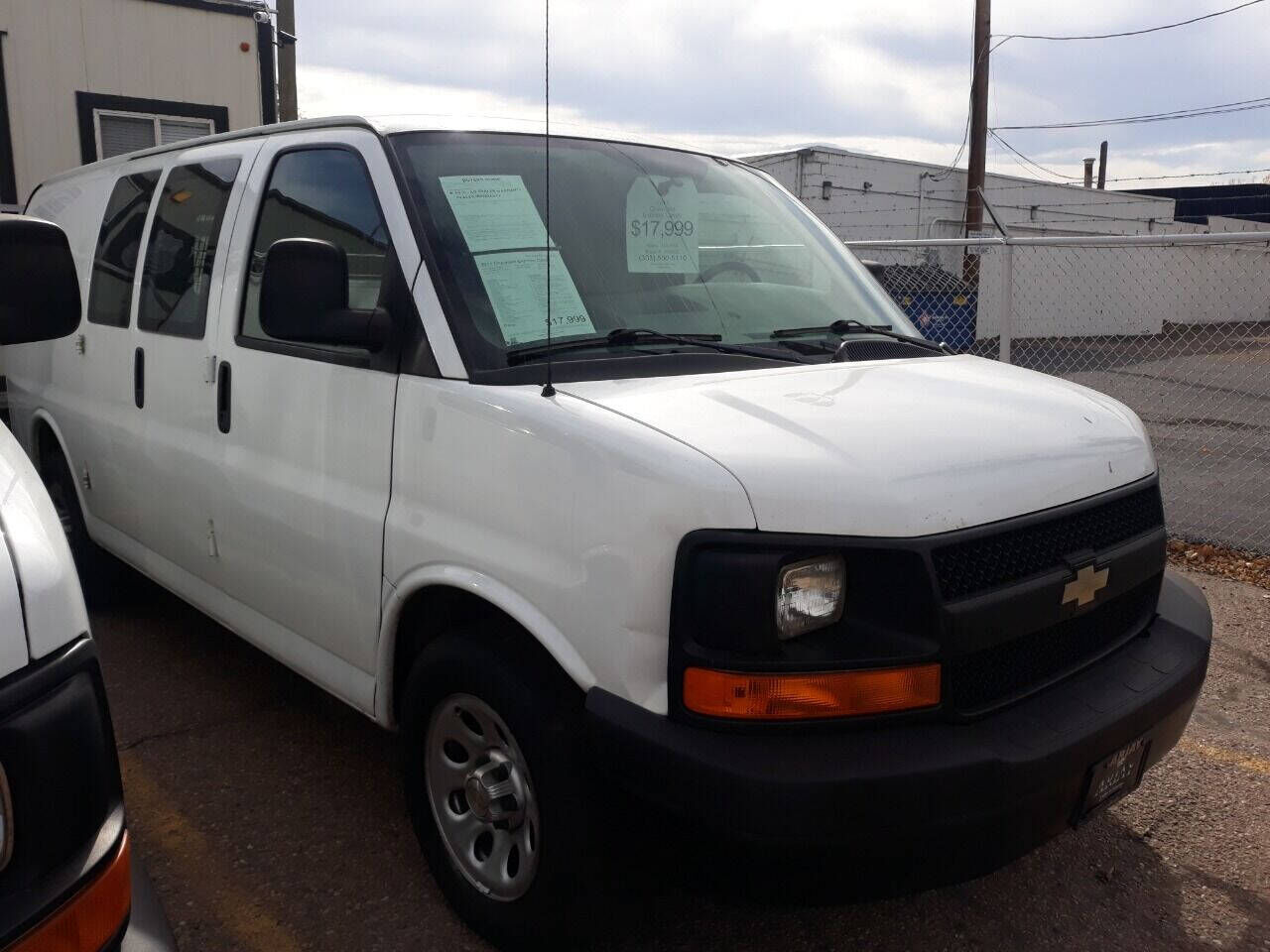 2011 CHEVROLET Express