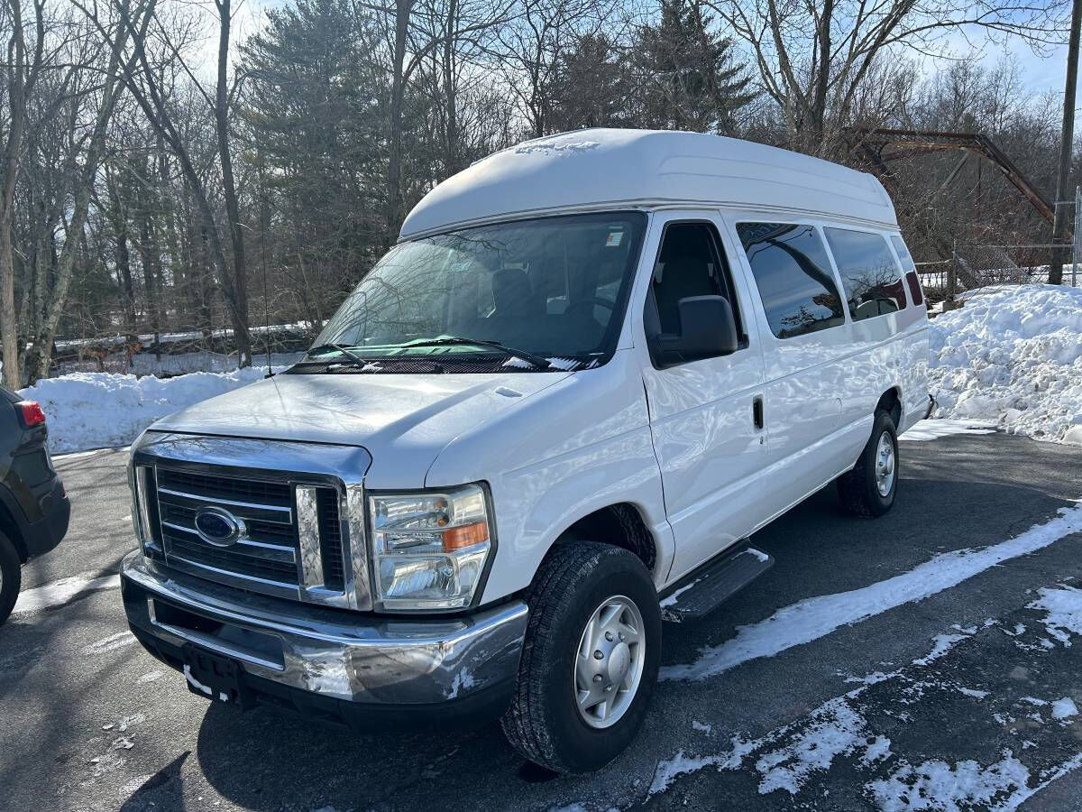 2009 FORD E-350
