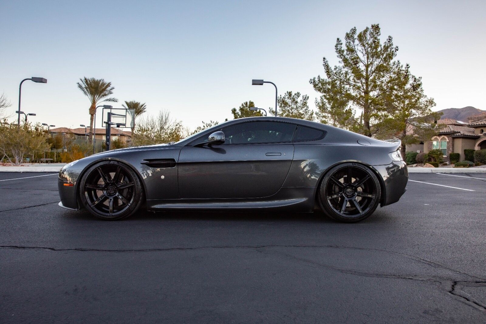 Aston Martin V8 Vantage