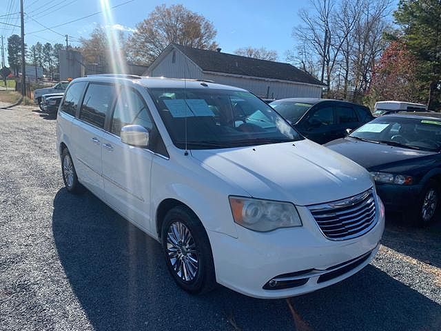 2011 CHRYSLER Town and Country