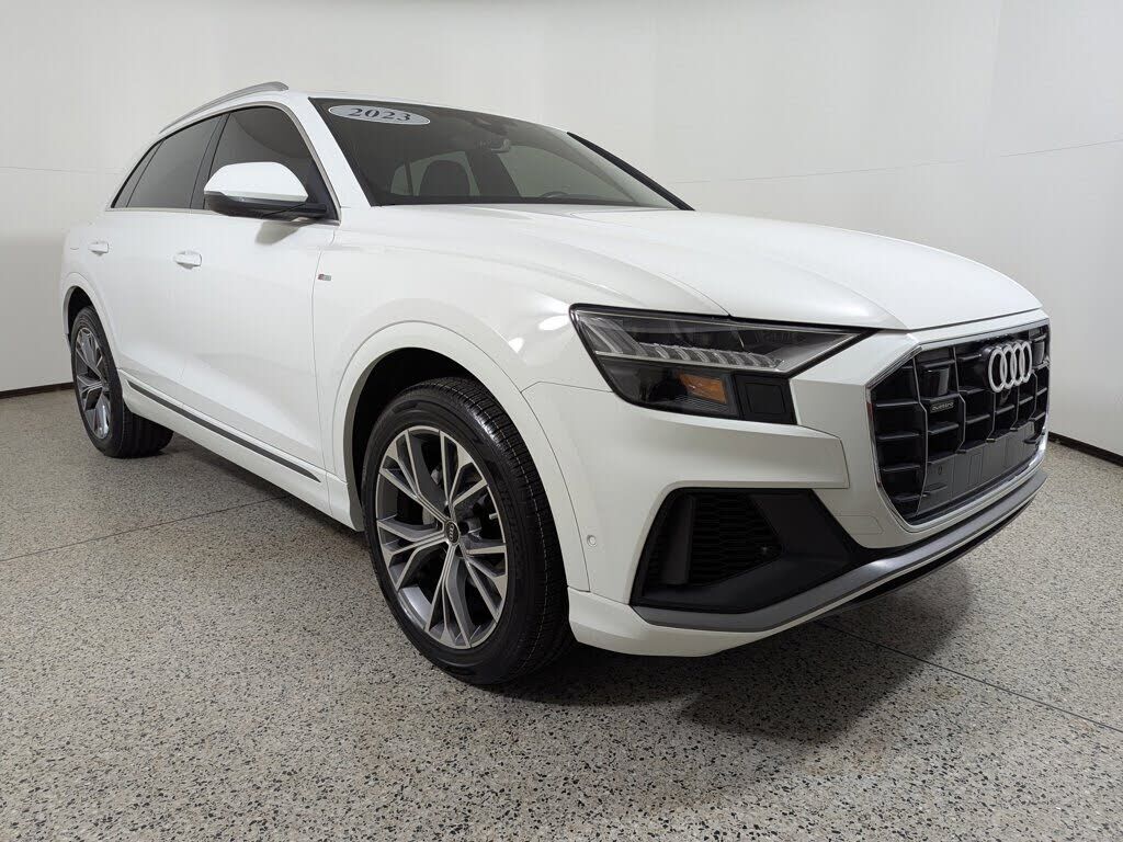 2023 AUDI Q8