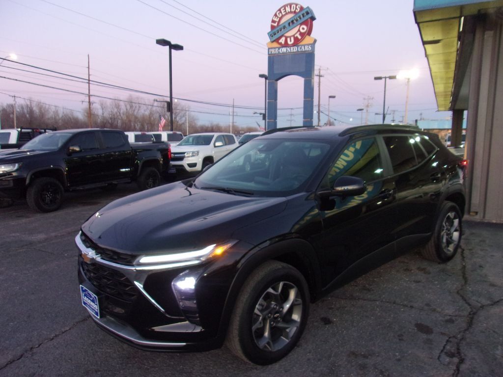 2025 CHEVROLET Trax