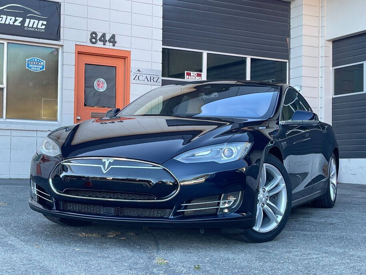 2015 TESLA Model S