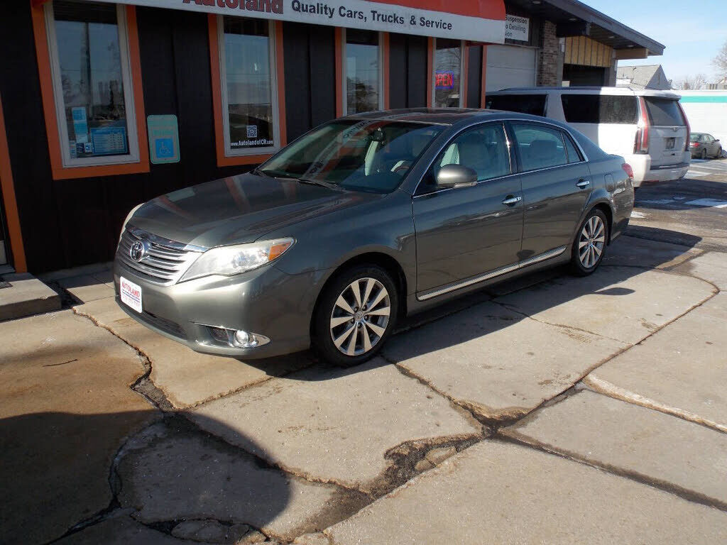 2011 TOYOTA Avalon