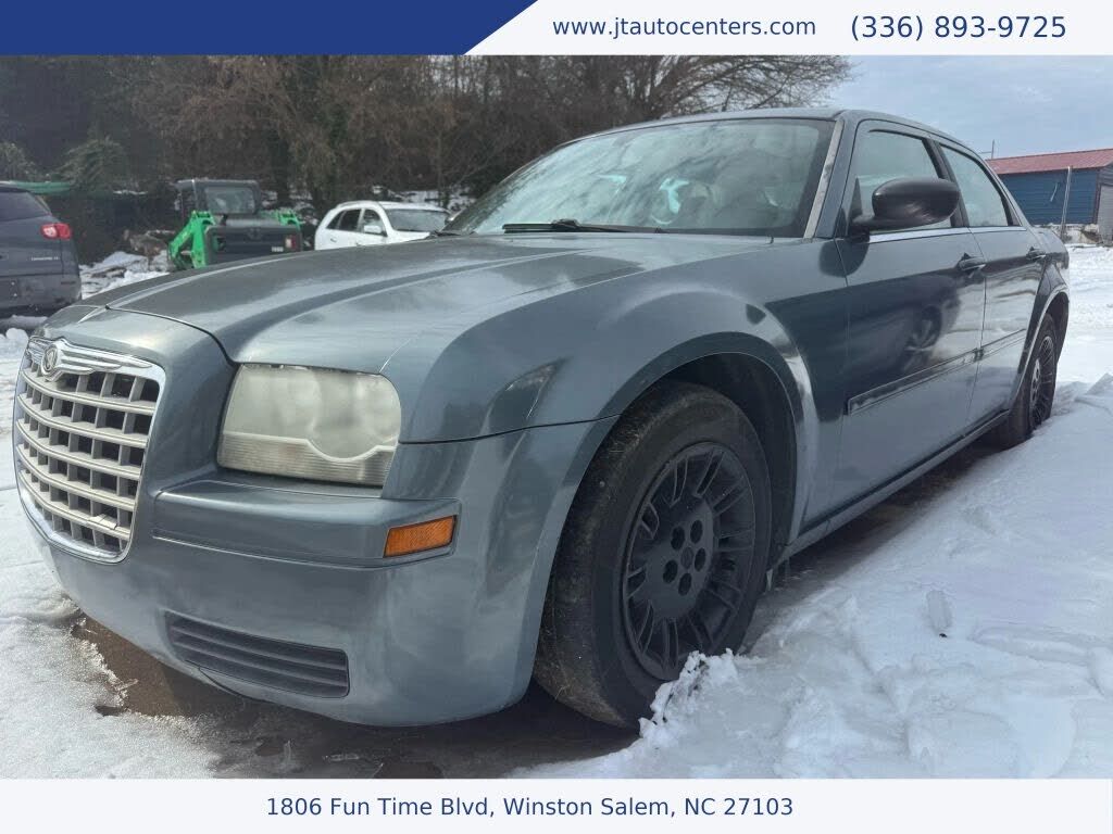 2005 CHRYSLER 300