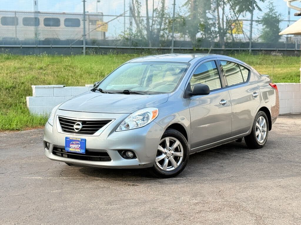 2013 NISSAN Versa