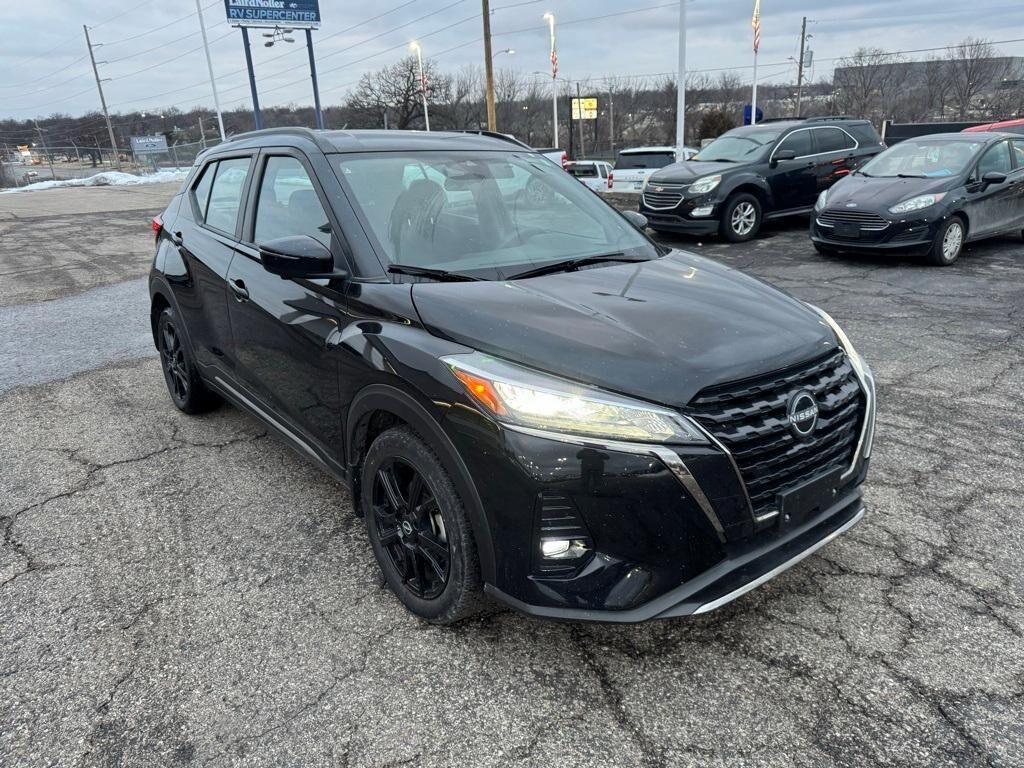 2024 NISSAN Kicks
